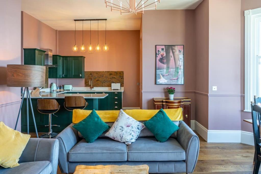 Stylish Beachfront Apartment, Sweeping Ocean Views And Luxury Touches Herne Bay Esterno foto
