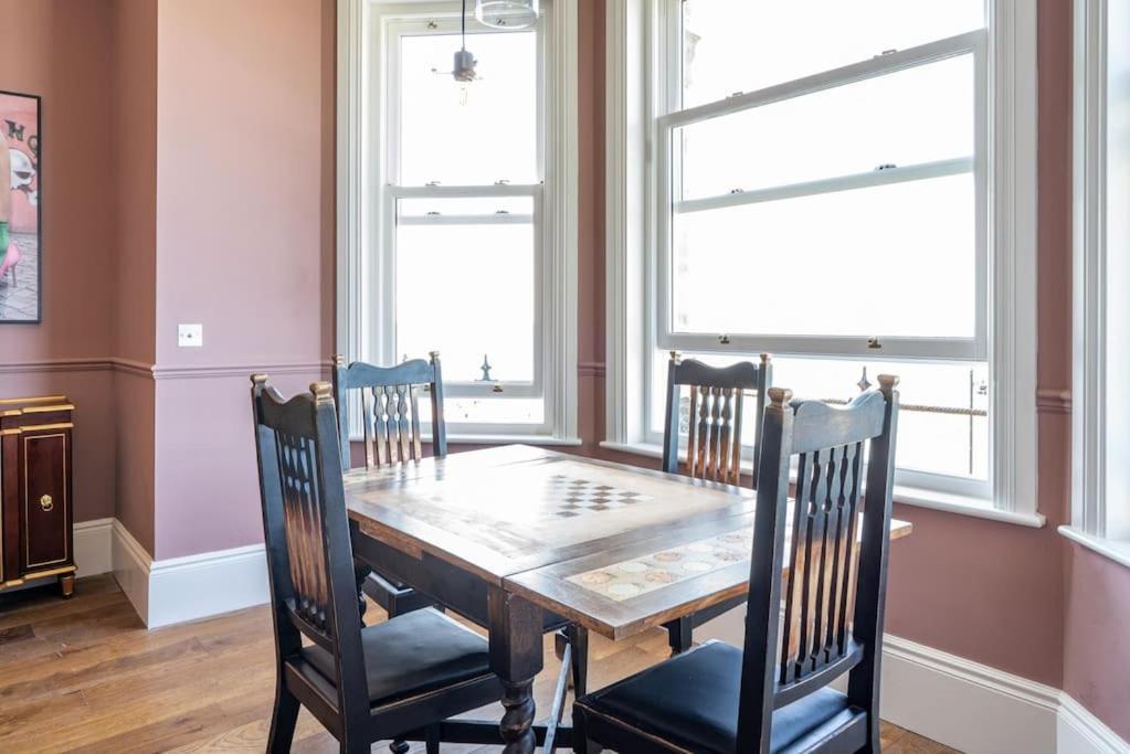 Stylish Beachfront Apartment, Sweeping Ocean Views And Luxury Touches Herne Bay Esterno foto