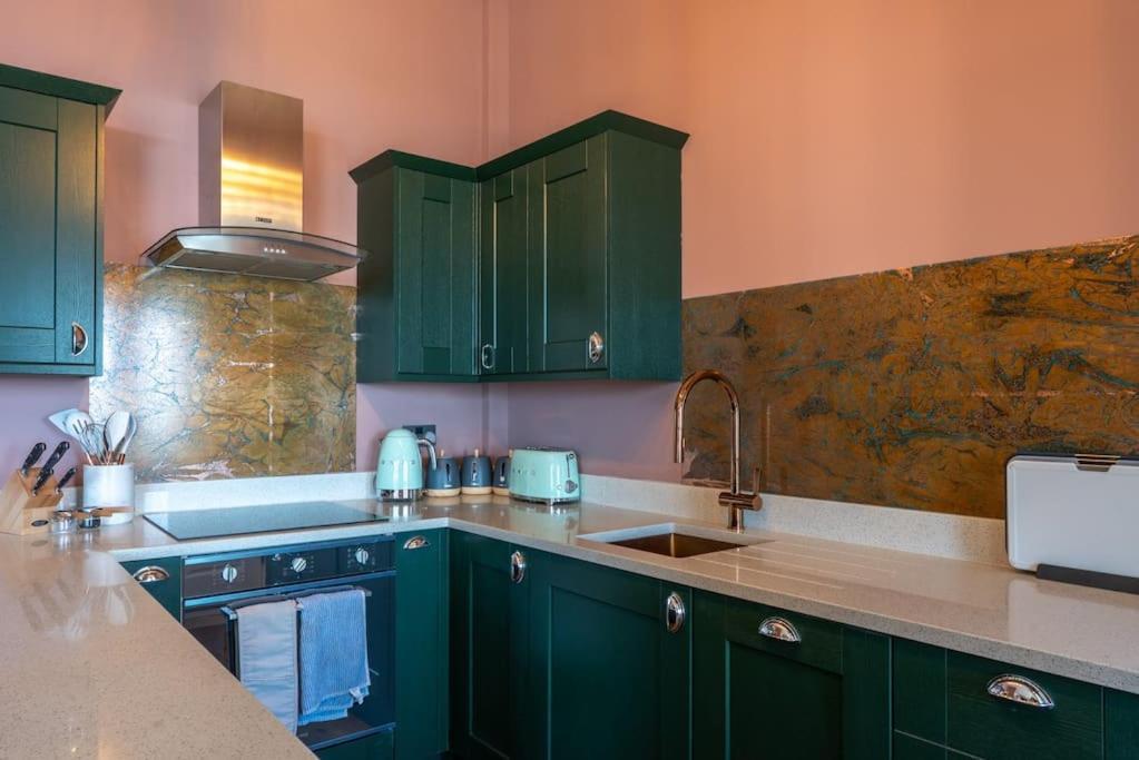 Stylish Beachfront Apartment, Sweeping Ocean Views And Luxury Touches Herne Bay Esterno foto