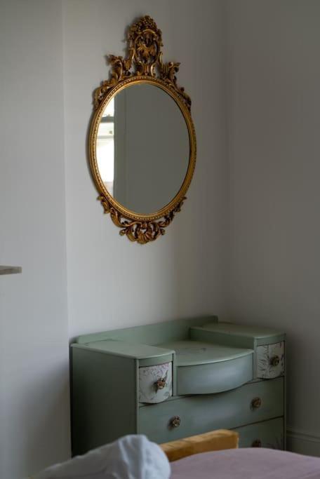Stylish Beachfront Apartment, Sweeping Ocean Views And Luxury Touches Herne Bay Esterno foto